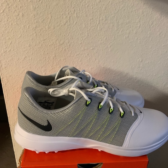 Nike shoes - Picture 3 of 8